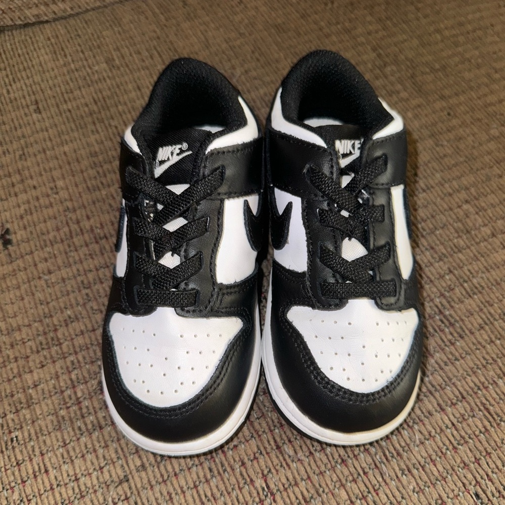 Nike Panda Dunks